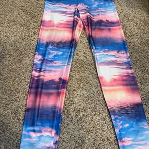 BRAND NEW PINK LIMITED EDITION LEGGINGS 🐶